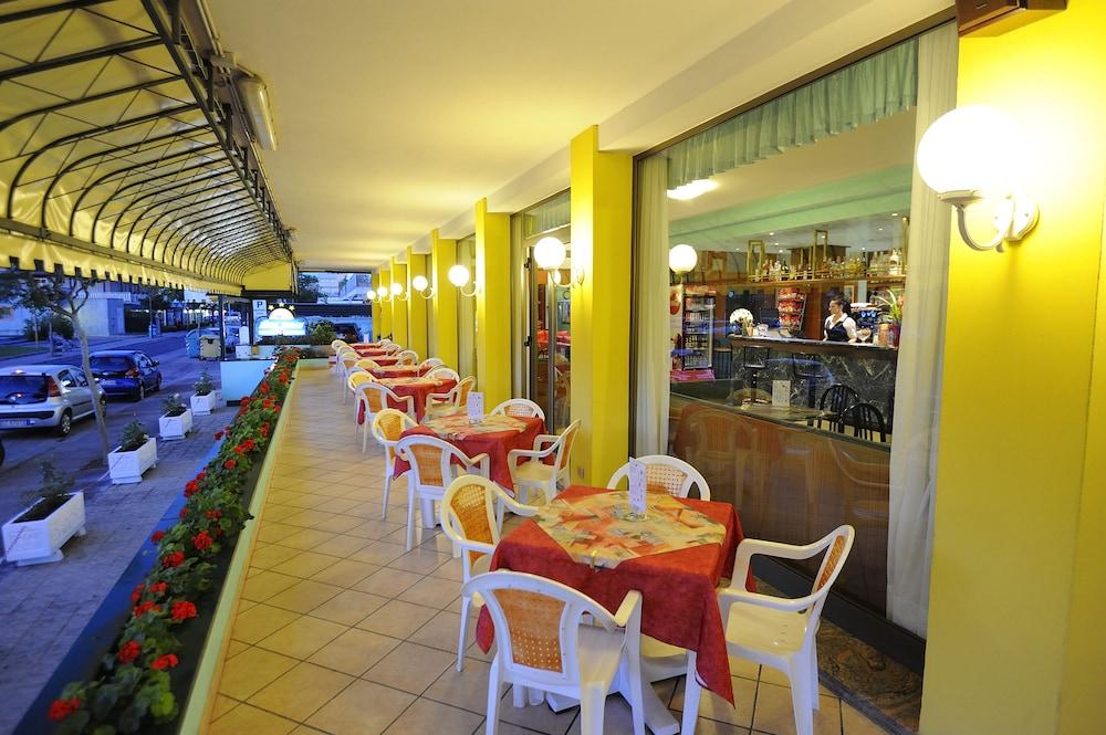 Hotel Jadran Лидо ди Йезоло Екстериор снимка