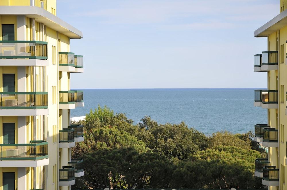 Hotel Jadran Лидо ди Йезоло Екстериор снимка