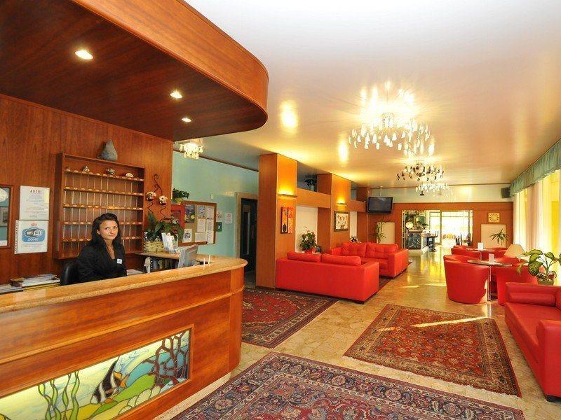 Hotel Jadran Лидо ди Йезоло Екстериор снимка